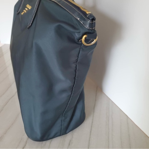 Pre Loved Prada Teal Nylon Tote Bag - Picture 4 of 16